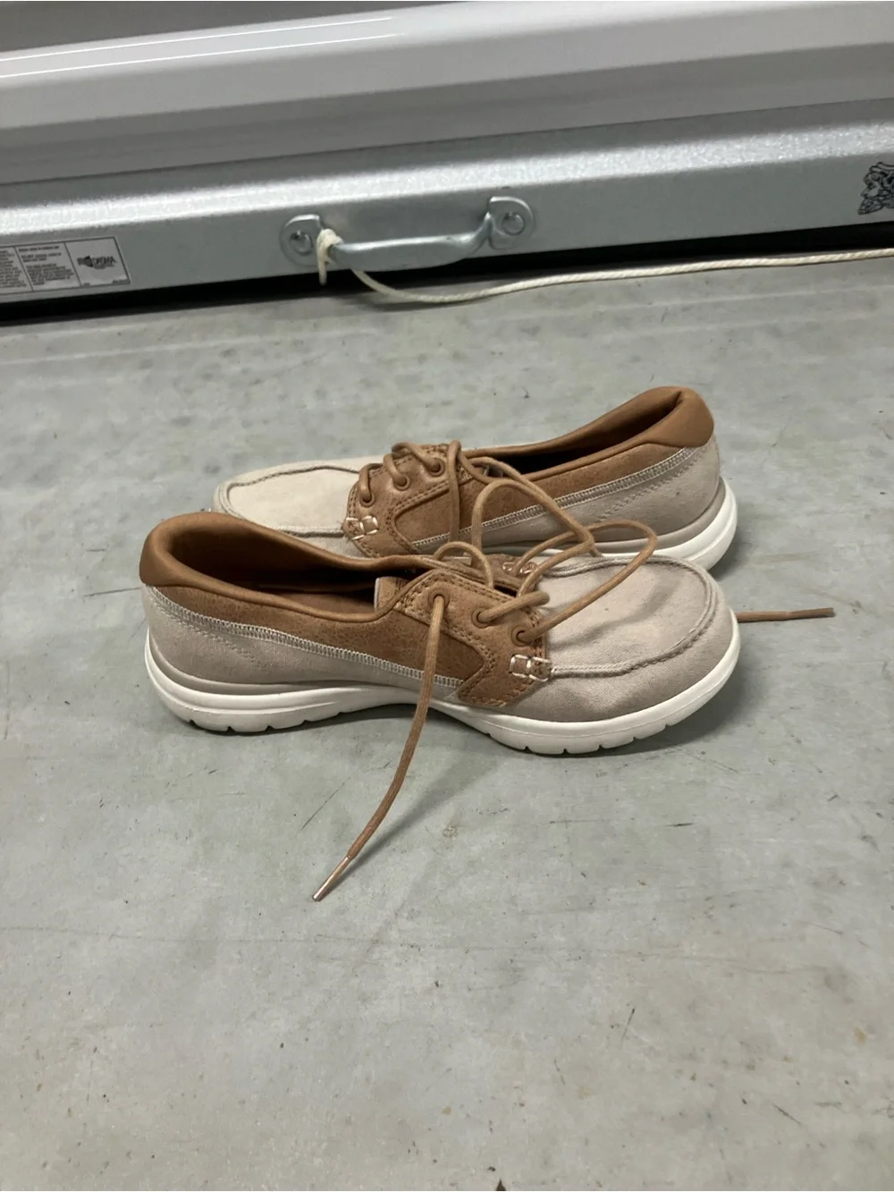 Skechers On-the-GO Flex - Embark boat shoe women’s shoe Size 7